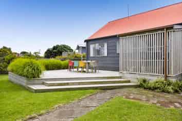 9 Pohutukawa Drive, Opunake