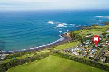 9 Pohutukawa Drive, Opunake