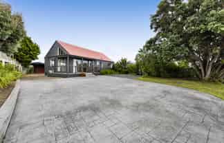 9 Pohutukawa Drive, Opunake