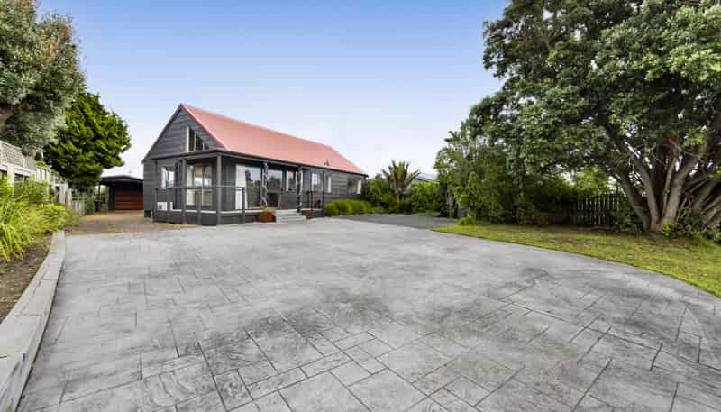 9 Pohutukawa Drive, Opunake