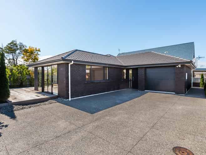 6a West Place, Greenmeadows