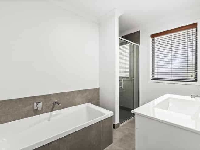 6a West Place, Greenmeadows