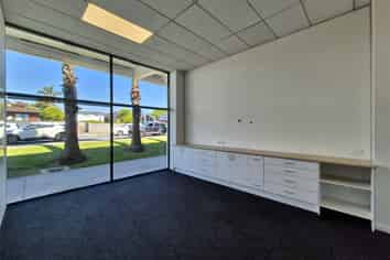 High-profile corner site with quality fitout