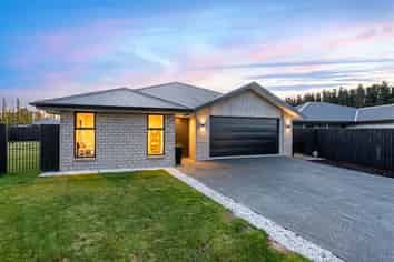 11 Cleaver Street, Woodend