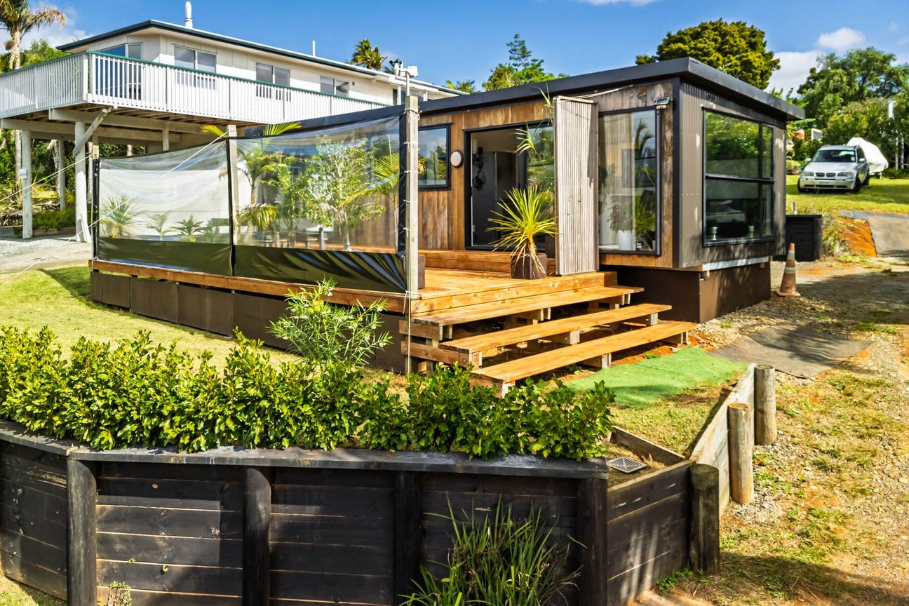 Tiny Home Life - Be Quick Before it's Gone - Widok 2