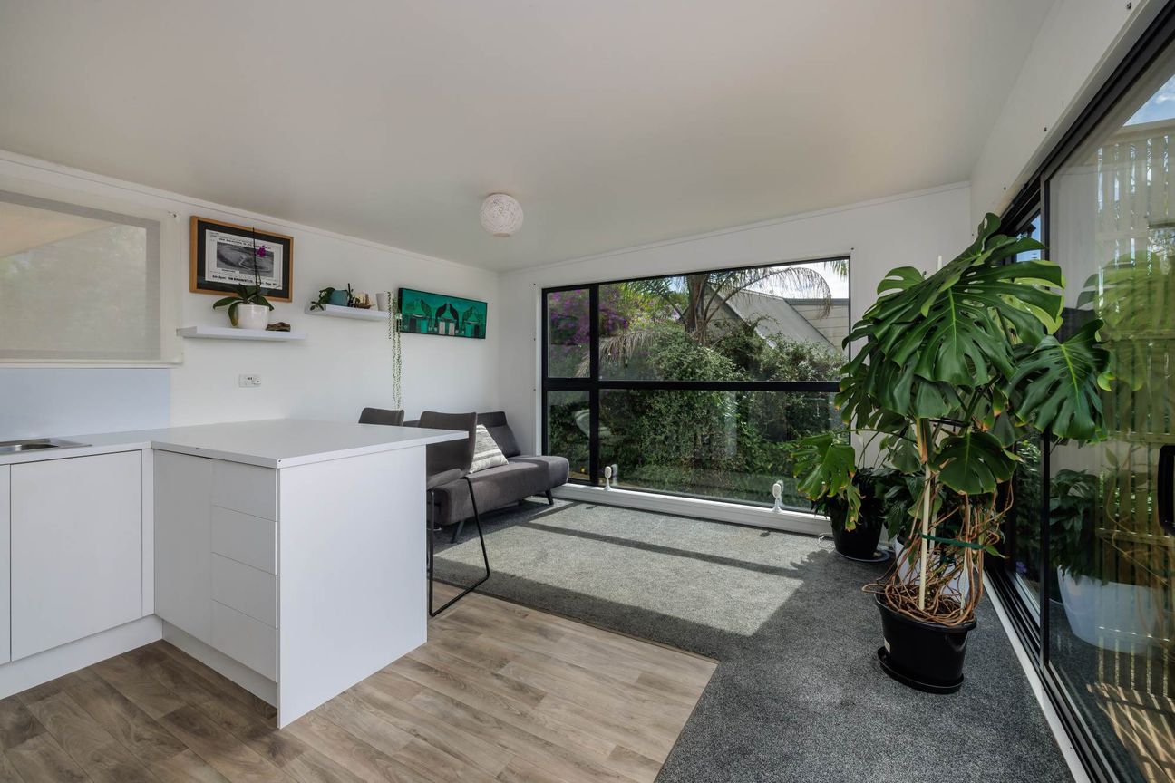 Tiny Home Life - Be Quick Before it's Gone - Więcej