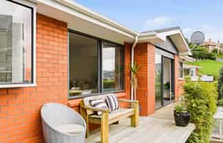 42 Cliffs Road, Saint Clair