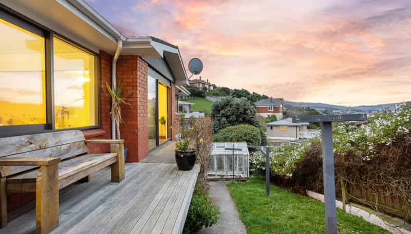 42 Cliffs Road, Saint Clair
