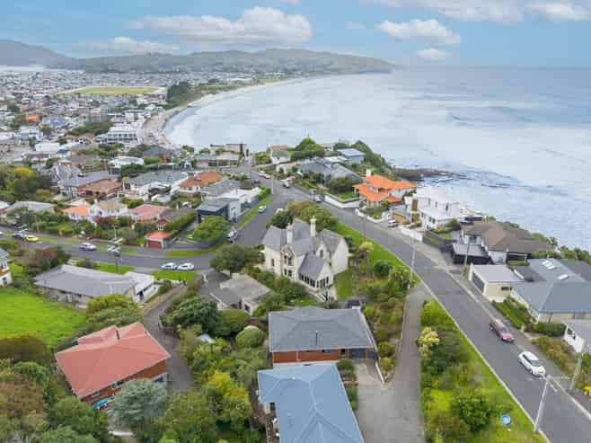 42 Cliffs Road, Saint Clair