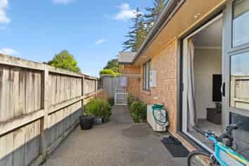 9/102 Old Farm Road, Hamilton East