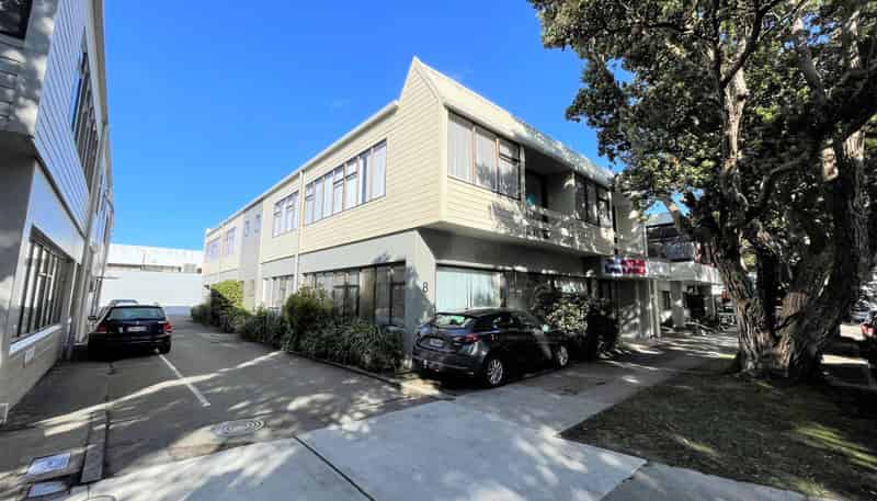 8 Raroa Road, Hutt Central