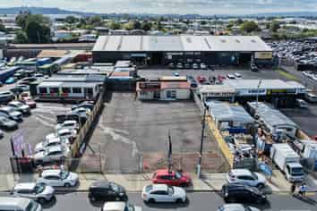 High-Profile Car Yard | Great South Road Exposure