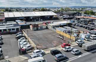 High-Profile Car Yard | Great South Road Exposure