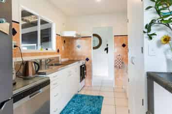 36 Whitby Avenue, Whitianga