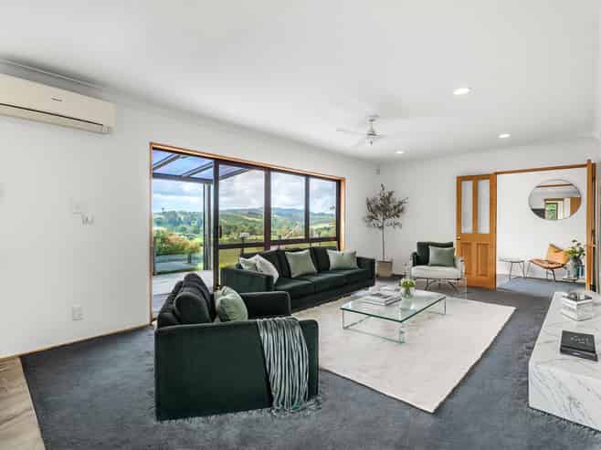 115 Sandstone Road, Whitford