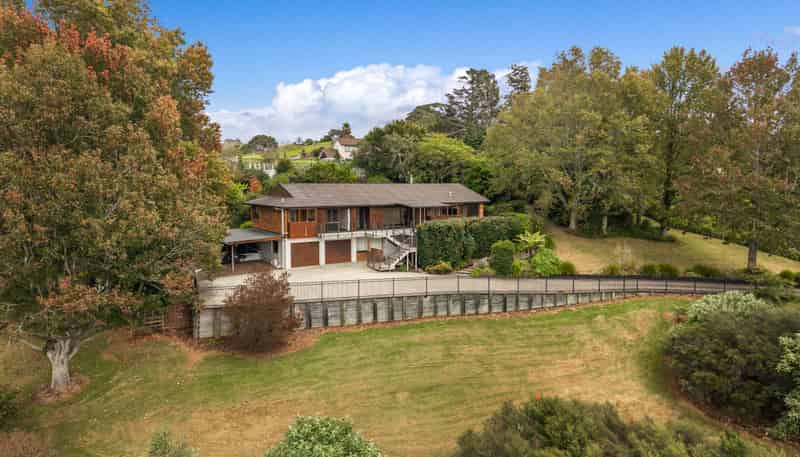 115 Sandstone Road, Whitford