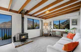 71 Wynyard Crescent, Fernhill