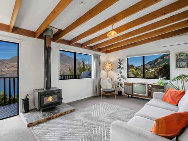 71 Wynyard Crescent, Fernhill