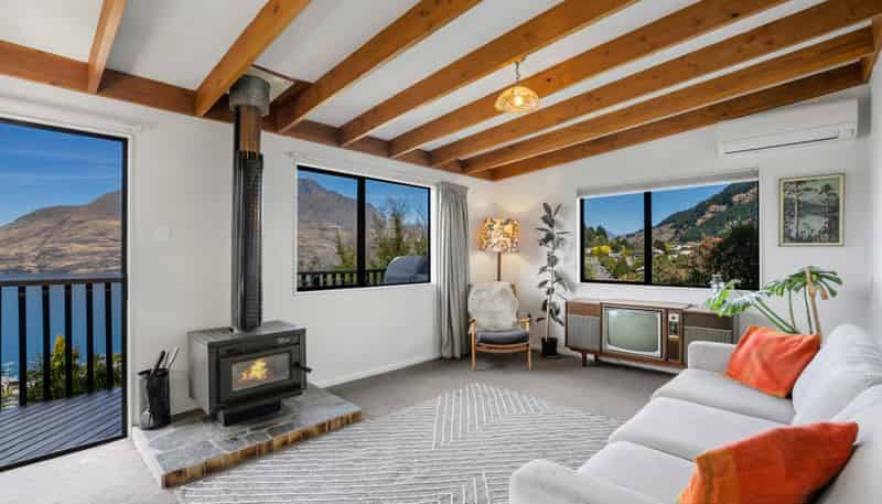 71 Wynyard Crescent, Fernhill