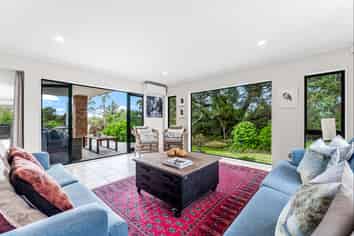 4 Point Street, Mahurangi East
