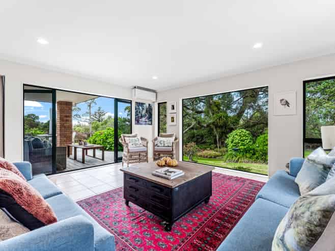 4 Point Street, Mahurangi East