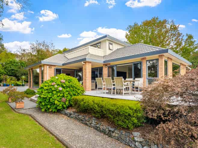 4 Point Street, Mahurangi East