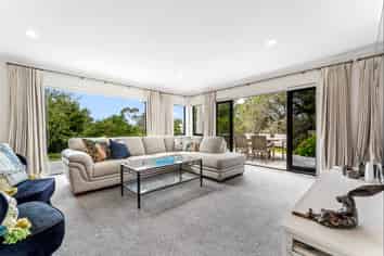 4 Point Street, Mahurangi East