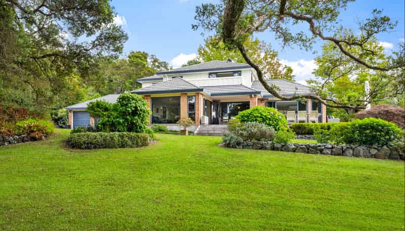 4 Point Street, Mahurangi East