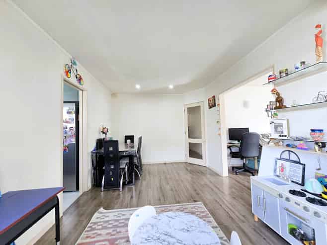 2/570  High Street, Boulcott