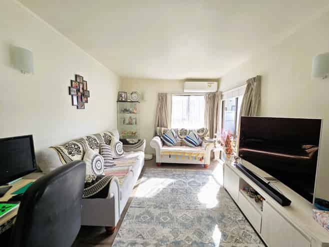 2/570  High Street, Boulcott