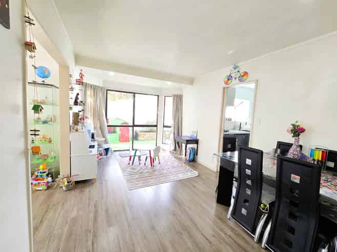 2/570  High Street, Boulcott