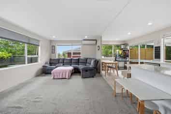 18 Shalimar Place, Clover Park