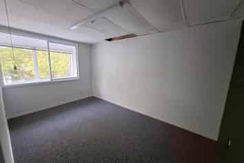 CHEAP FIRST FLOOR OFFICE