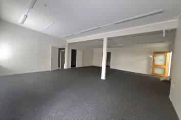 CHEAP FIRST FLOOR OFFICE