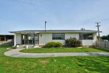 40A Racecourse Road, Charlton