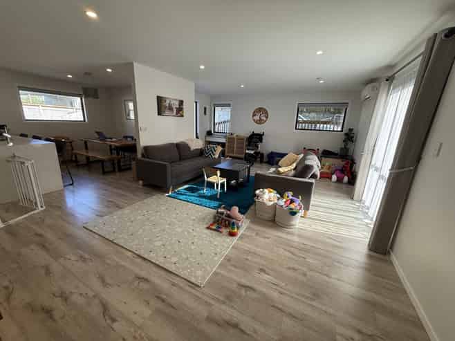 22A Sylvan Crescent, Te Atatu South