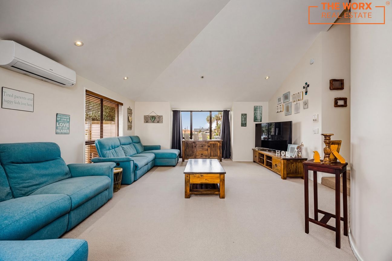 Loved for 22 Years - Prime Eastern Beach Living - Vista 4