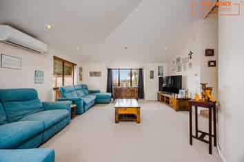 22 Gillard Place, Eastern Beach