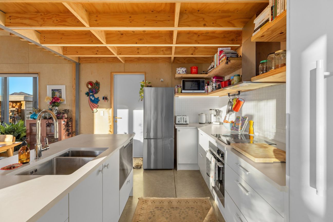 A must buy, Wanaka living with style - Więcej