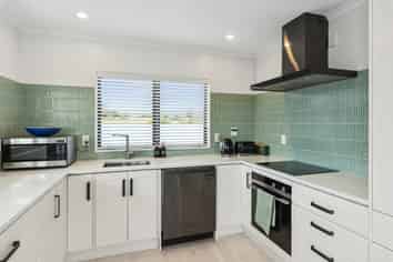 36  Eruini Street, Waikanae Beach