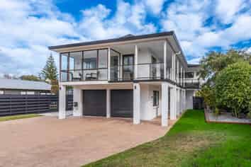 36  Eruini Street, Waikanae Beach