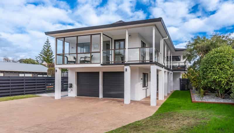 36  Eruini Street, Waikanae Beach