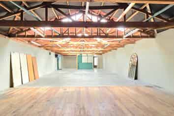 Unlock the Potential – Industrial Space with Secure Yard