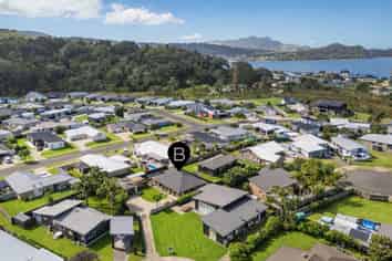 22 Captain Wood Avenue, Whitianga