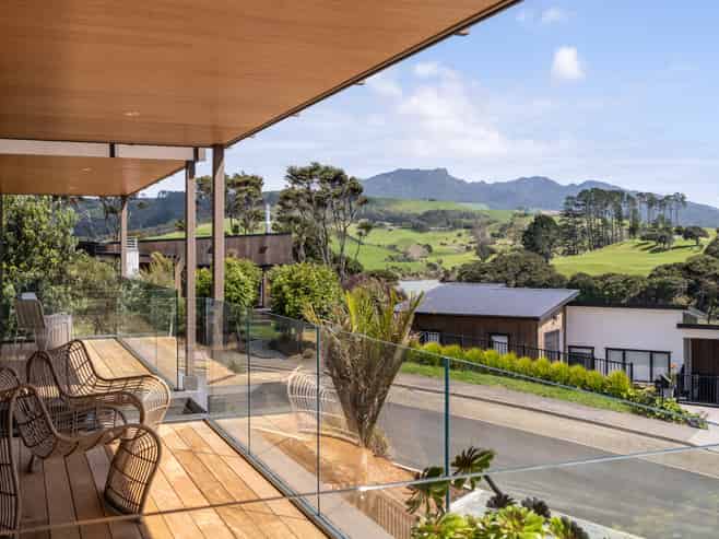 7 Pekapeka Street, Raglan