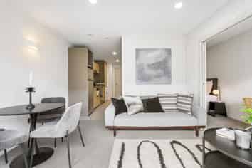 325/4 Wagener Place, Mount Albert