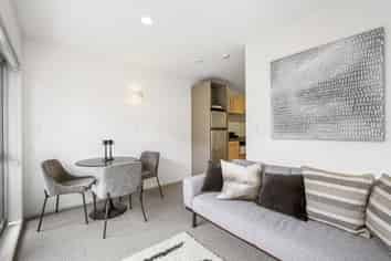 325/4 Wagener Place, Mount Albert