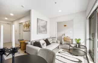 325/4 Wagener Place, Mount Albert