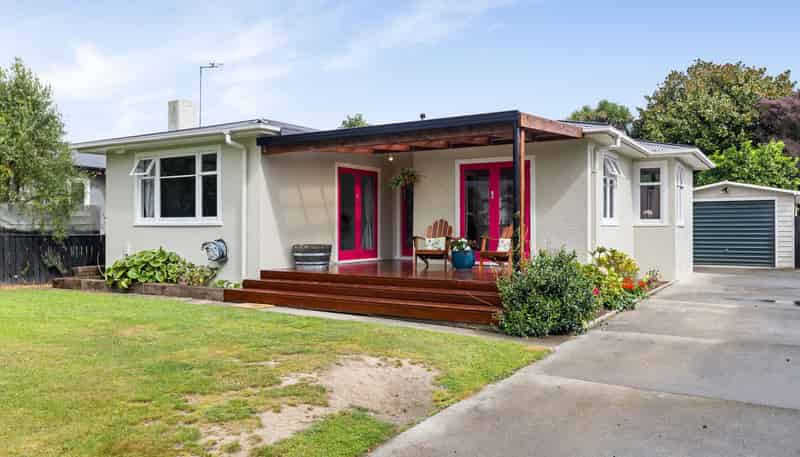 17 Salisbury Avenue, TERRACE END