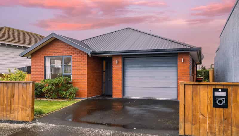 4 Douglas Street, SAINT KILDA